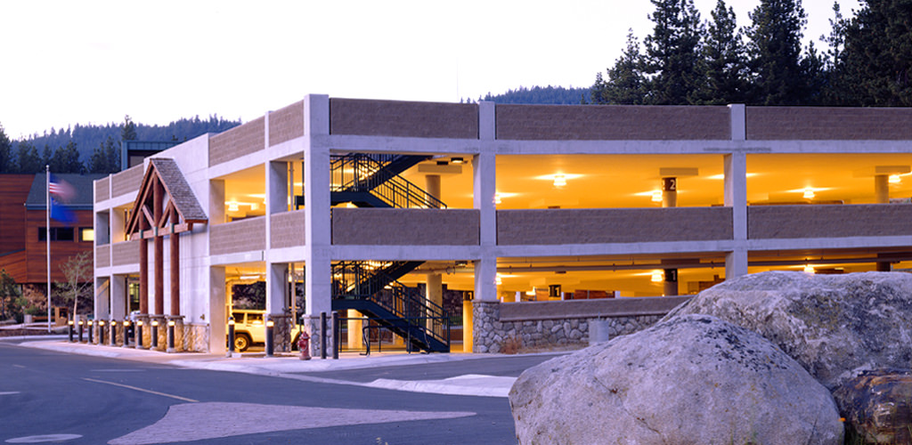 Slideshow image for Douglas County Parking Structure