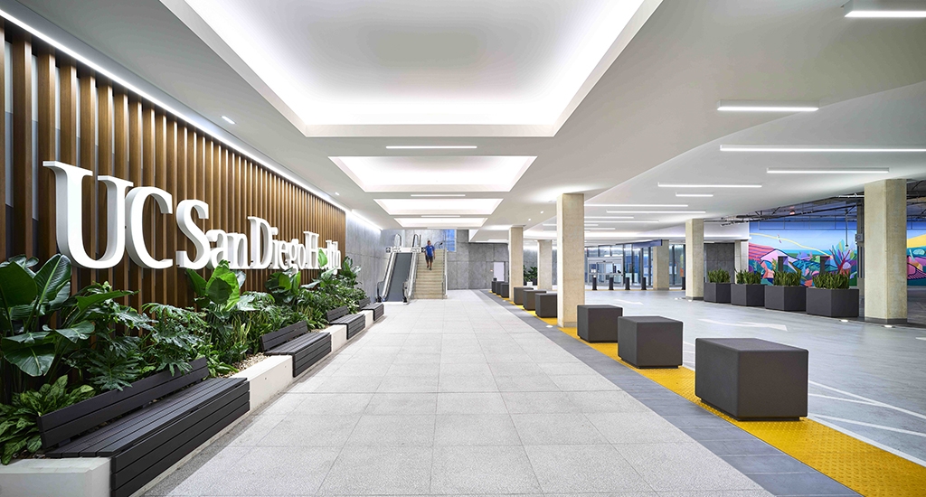 Slideshow image for UC San Diego Health Hillcrest Medical Center Parking Structure